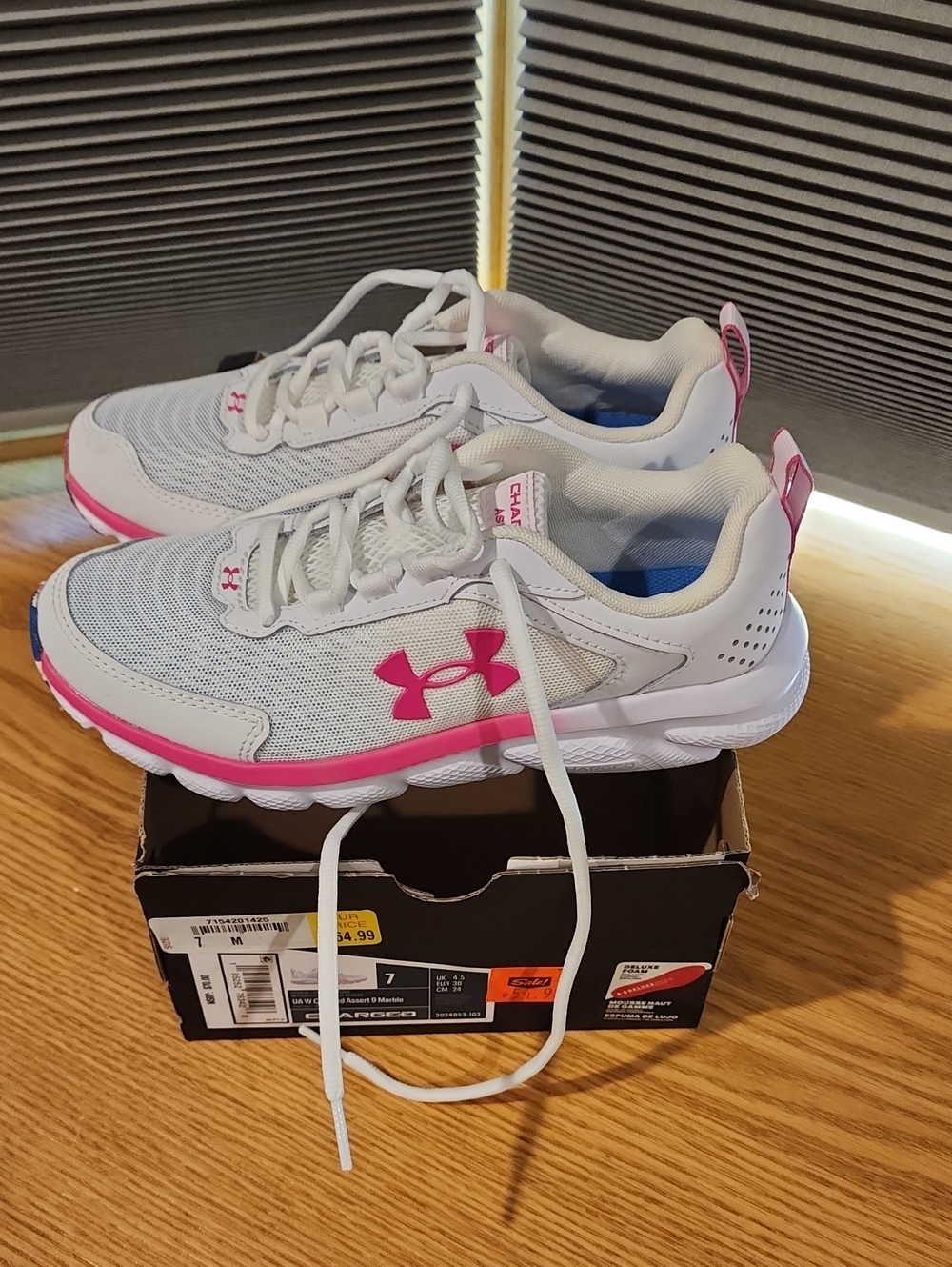 Under Armour White and Pink Women's Training Shoes EUC